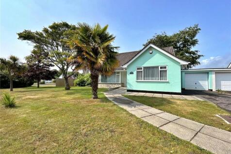 Colemere Gardens, Highcliffe... 2 bed bungalow for sale