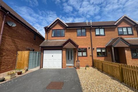 3 bedroom semi-detached house for sale