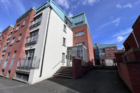 Beauchamp House (1st floor)... 2 bed flat for sale