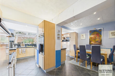 Old Church Road, CV6 7EB 4 bed end of terrace house for sale