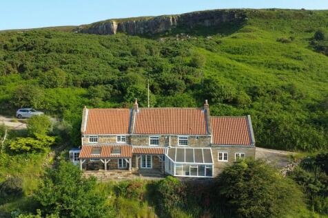 6 bedroom cottage for sale
