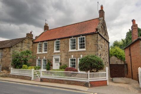 5 bedroom terraced house for sale