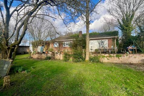 Old Blandford Road, Salisbury 2 bed detached bungalow for sale