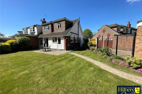 Beverley Close, Hornchurch, RM11 3 bed semi