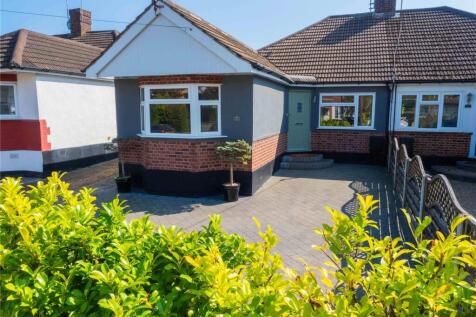 Byron Road, Hutton, Essex, CM13 3 bed bungalow for sale
