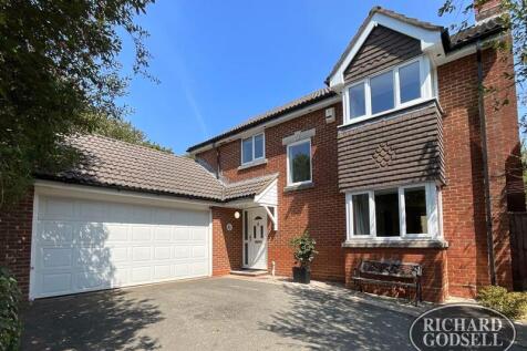 4 bedroom detached house for sale