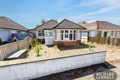 2 bedroom detached bungalow for sale