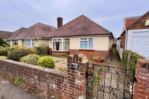2 bedroom detached bungalow for sale