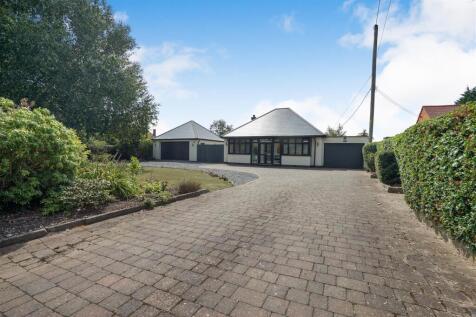 4 bedroom detached bungalow for sale