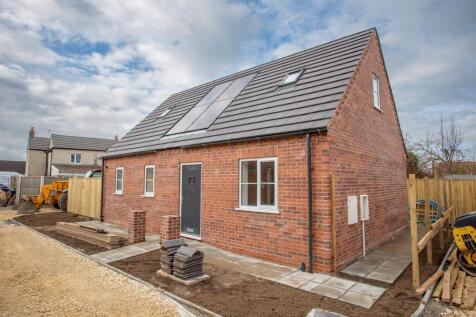 Low Cross Street, Crowle, Scunthorpe... 4 bed bungalow for sale