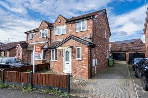 Emmett Carr Lane, Sheffield, S21 3 bed semi