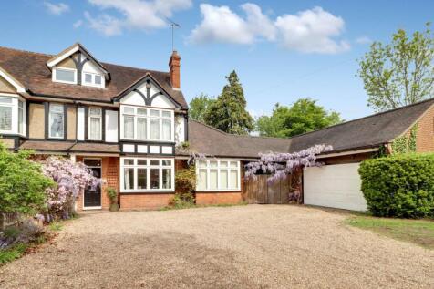 6 bedroom semi-detached house for sale
