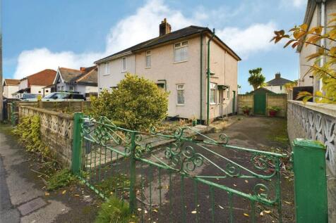 Crossway, Rogiet, Caldicot... 2 bed semi