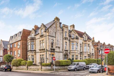 Victoria Road South, Southsea 3 bed flat for sale