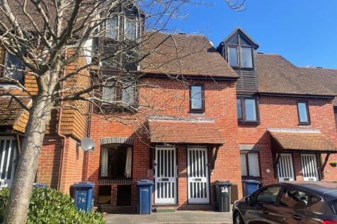 1 bedroom ground floor flat for sale