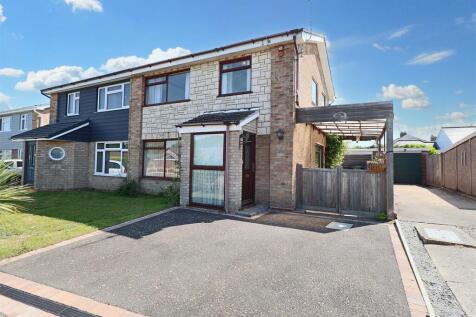 3 bedroom semi-detached house for sale