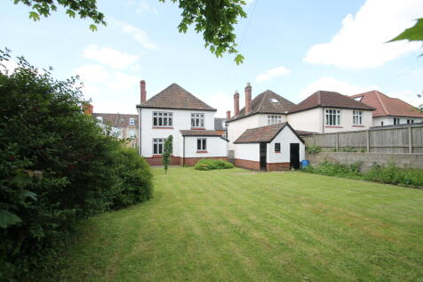 Central Wells 3 bed detached house for sale