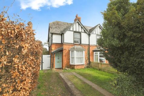 2 bedroom semi-detached house for sale