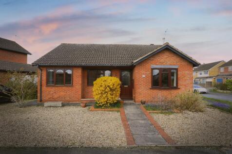 2 bedroom detached bungalow for sale