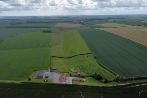Accommodation Road, Langtoft 3 bed farm house for sale