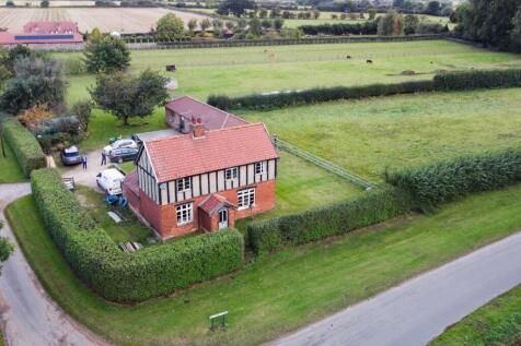 Hardmoor Lane, Hotham, York, YO43 4UJ 2 bed detached house for sale