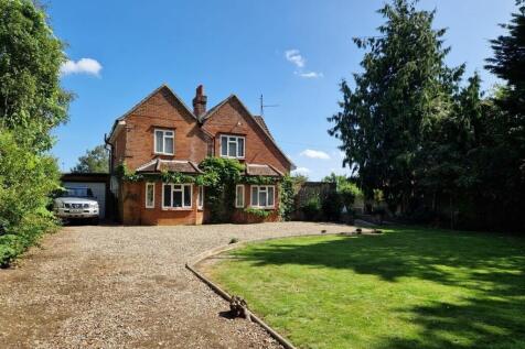 Yarmouth Road, North Walsham 4 bed detached house for sale