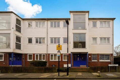 Lomond Close, London 1 bed flat for sale