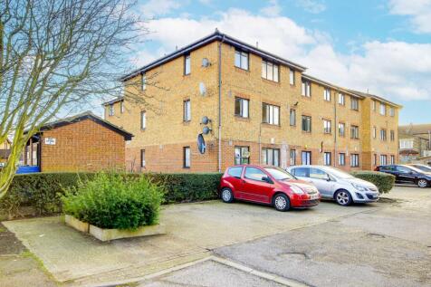 Streamside Close, London 1 bed apartment for sale