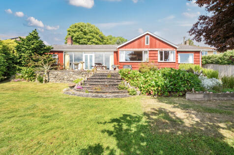 4 bedroom detached bungalow for sale