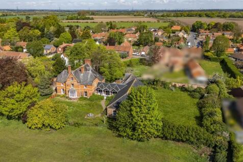 20 bedroom detached house for sale