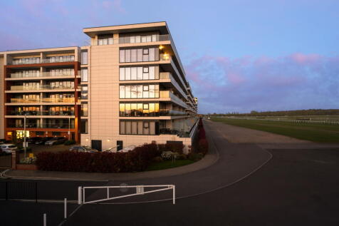 Kingman Way, Newbury, RG14 2 bed flat for sale
