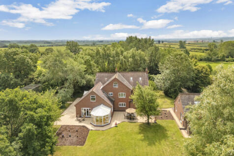 Loughborough LE12 6 bed detached house for sale