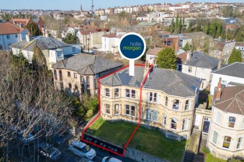 4 bedroom flat for sale