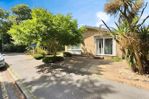 Ranelagh Road, Highcliffe, Christchurch 3 bed bungalow for sale