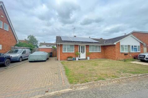 2 bedroom semi-detached bungalow for sale