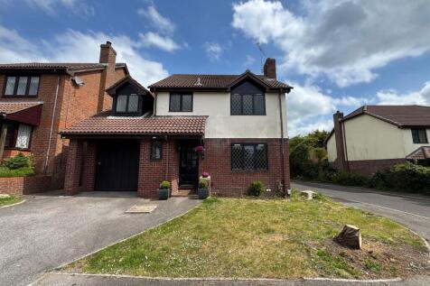 Harewood Gardens, Bournemouth BH7 4 bed detached house for sale