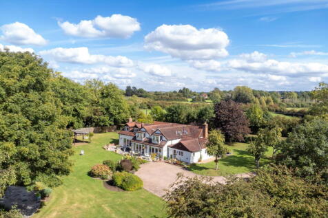 5 bedroom detached house for sale