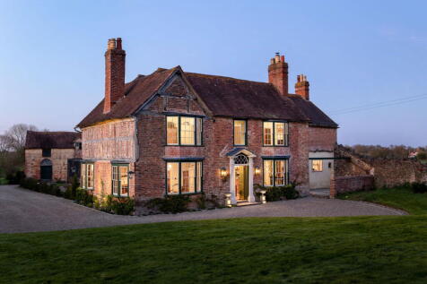 5 bedroom country house for sale