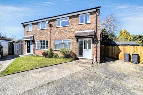 Wordsworth Road, Stowmarket, IP14 3 bed semi
