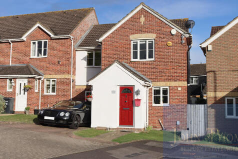 Westfield Park Drive, Woodford Green IG8 3 bed terraced house for sale