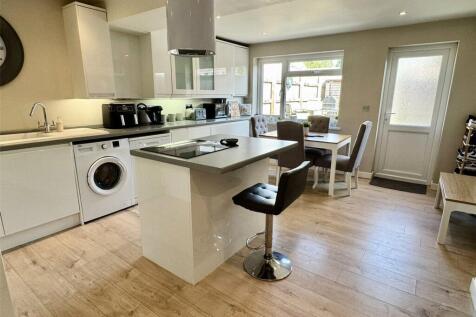 Glanvill Avenue, Somerset TA20 2 bed terraced house for sale