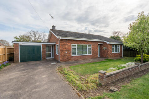 Clare Avenue, Woodbridge, IP12 4ES 3 bed detached bungalow for sale
