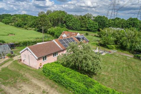 Byng Lane, Pettistree, IP13 0JE 4 bed equestrian property for sale