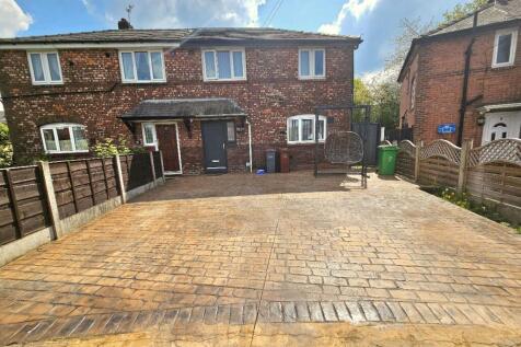 Borland Avenue, New Moston... 3 bed semi