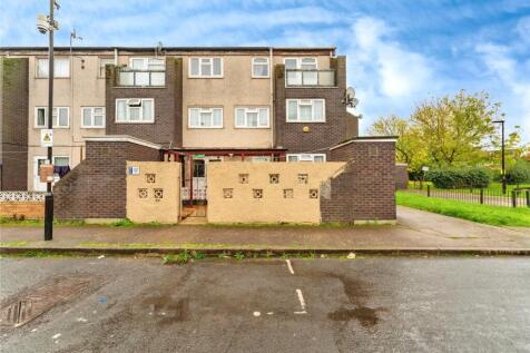 3 bedroom maisonette for sale
