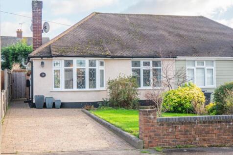 Clyde Crescent, Rayleigh SS6 2 bed semi