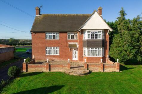 Ipswich Road, Ipswich IP6 4 bed detached house for sale