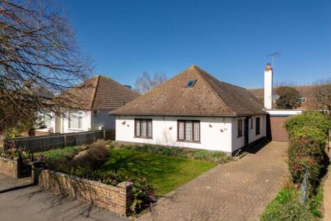 Colneis Road, Felixstowe IP11 2 bed detached bungalow for sale