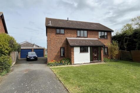 Coniston Close, Felixstowe IP11 4 bed detached house for sale