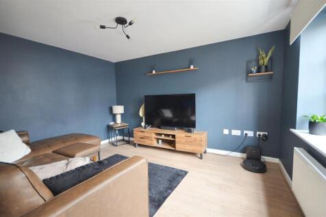 2 bedroom semi-detached house for sale